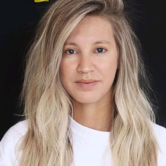 Meet your Posher, Julie - Picture 1 of 1